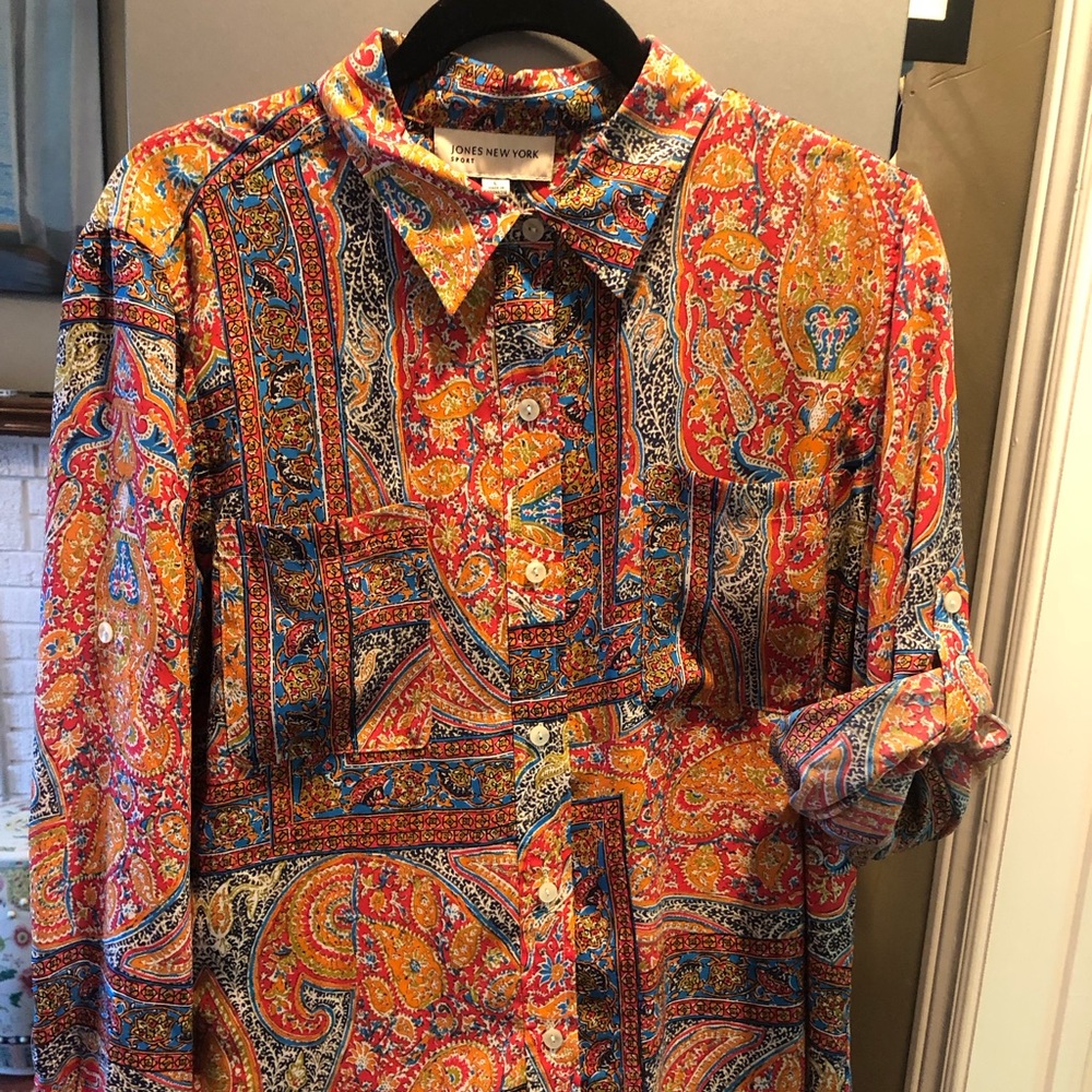 Jones New York Paisley Button up blouse Size Large